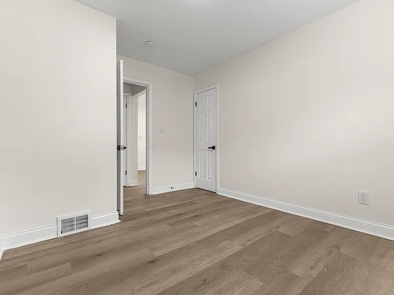 1405 Venice St — Photo 25
