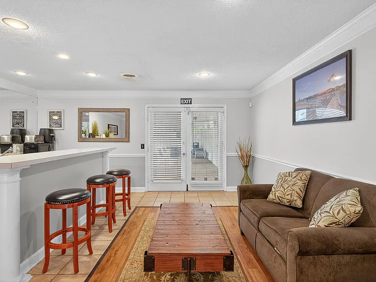 The Landing Townhomes — Photo 6