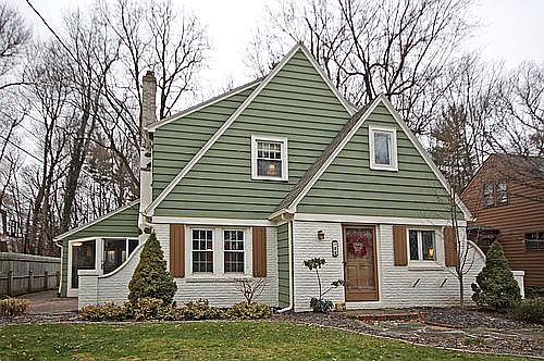 1st image of 22 Westwood Dr