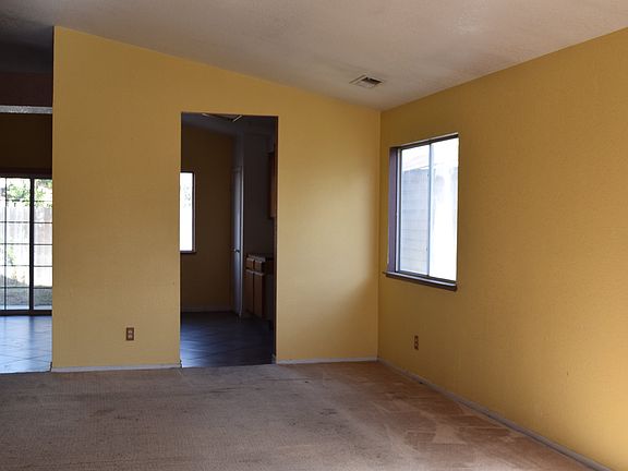 Additional Living Room