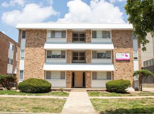108 E Healey, Champaign, IL 61820