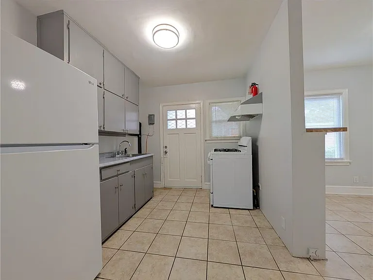 1761 John Calvin Ave #1 — Photo 6
