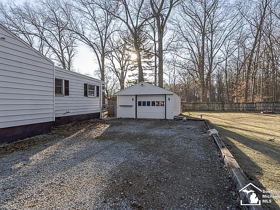 4th image of 8037 Wiseman Rd