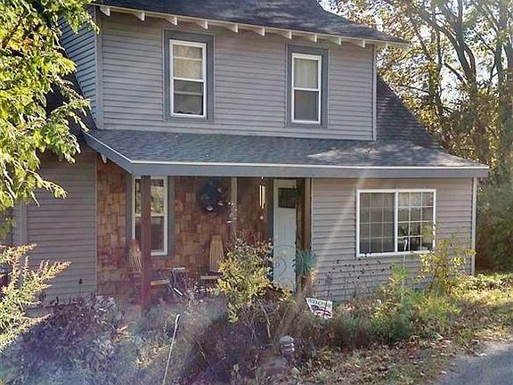 3rd image of 579 Enders Ave