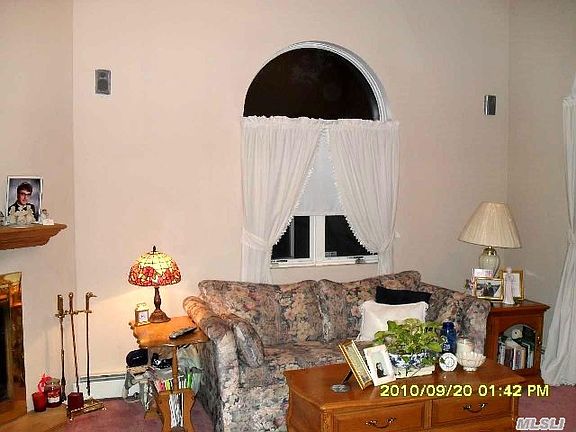 2nd image of 5 Roslyn Ave