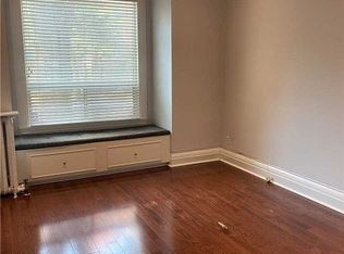 125 Maitland St, Toronto, ON M4Y 1E5