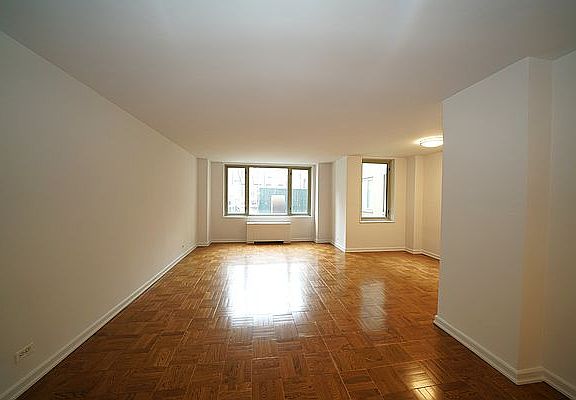 3rd image of 125 E 87th St APT 2A