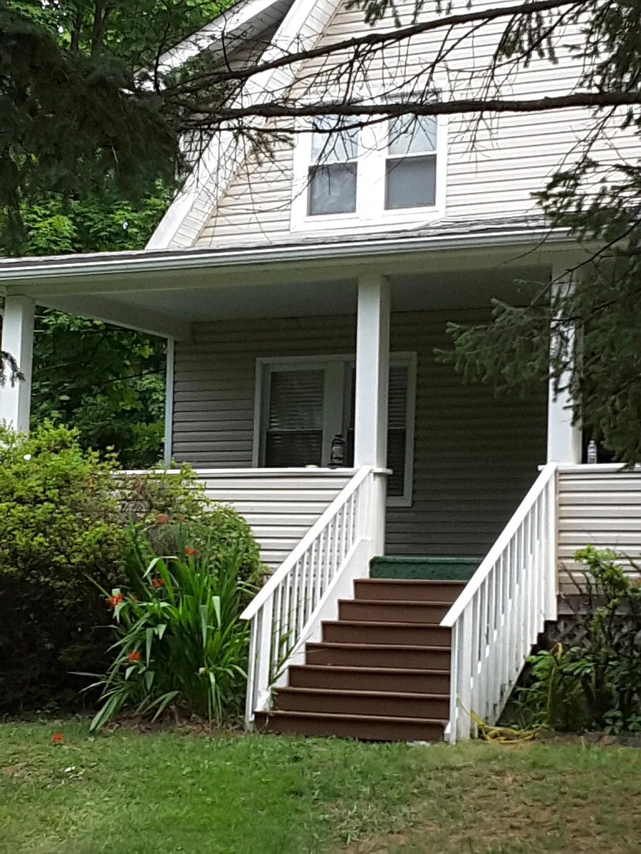 First Floor Covered Deck - 61 Hillcrest Blvd #B