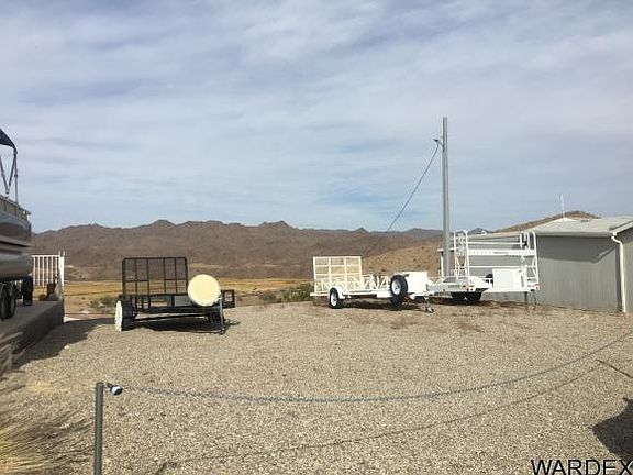 2nd image of 915 Crystal View Dr