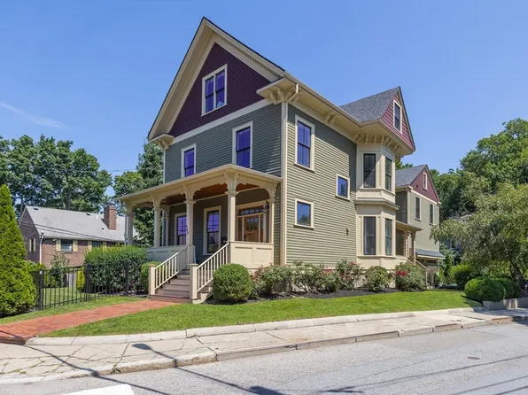 160 Walnut St #A, Newtonville, MA 02460