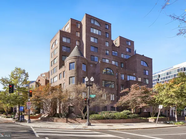 3 Washington Cir NW APT 106, Washington, DC 20037