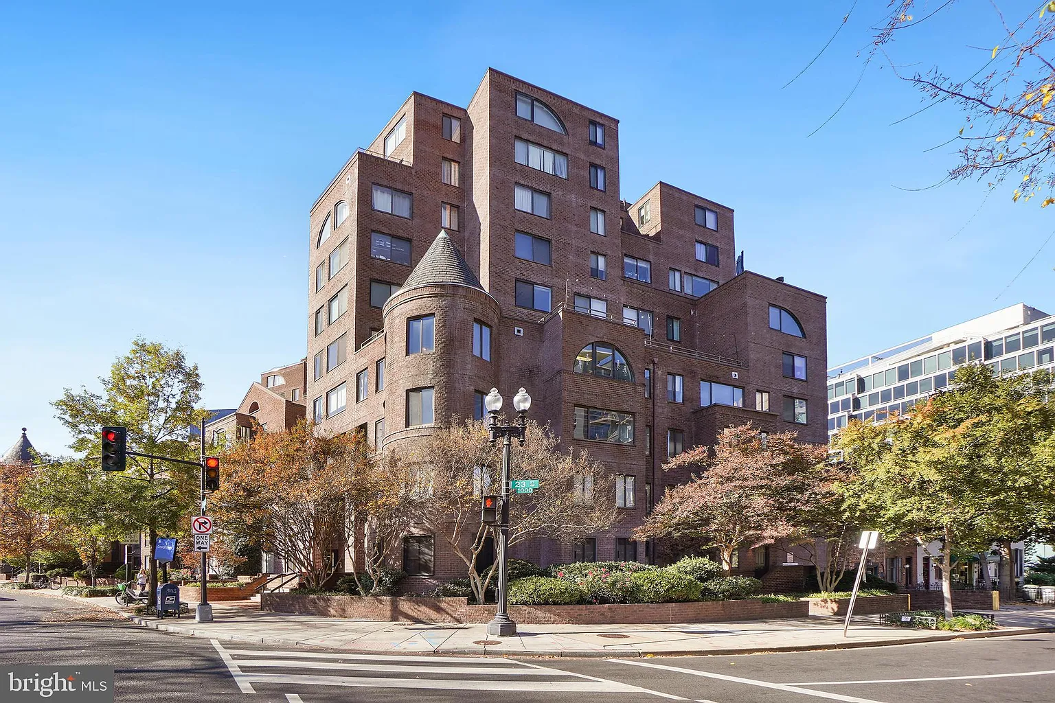 3 Washington Cir NW APT 106 photo 1