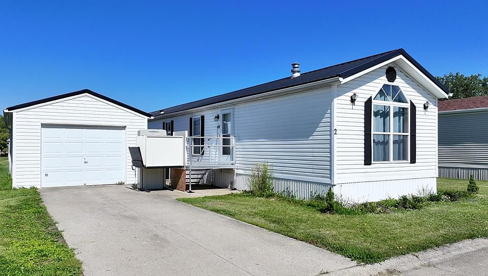 1st image of 2 Carter Ln
