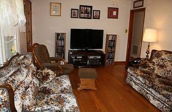 3rd image of 558 Pine Dr
