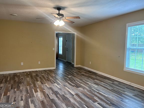 3rd image of 231 Advantage Ln