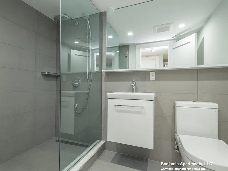 35 South St #B5 — Photo 4