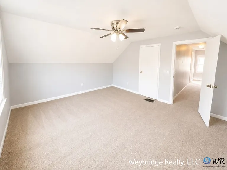 Academy 862 — Photo 18