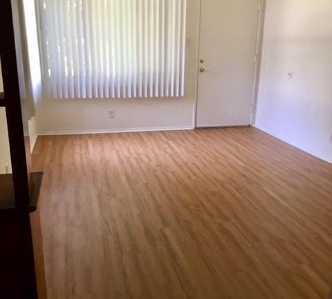 4th image of 209 E Acacia Ave APT B