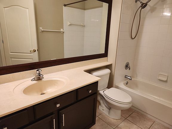 5th image of 121 Bauer Cir