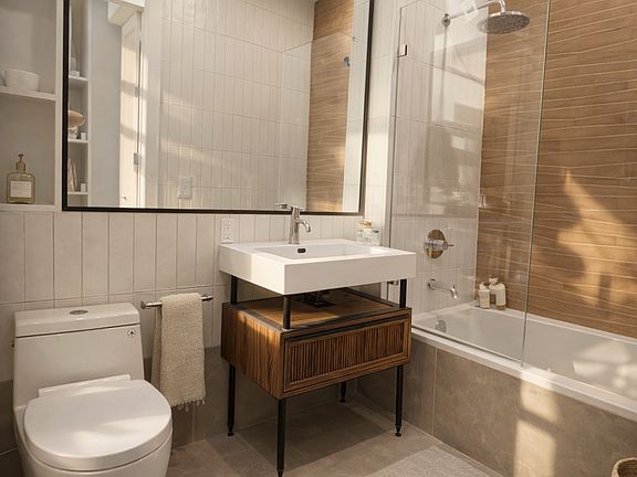 5th image of 179 N 7th St #1R