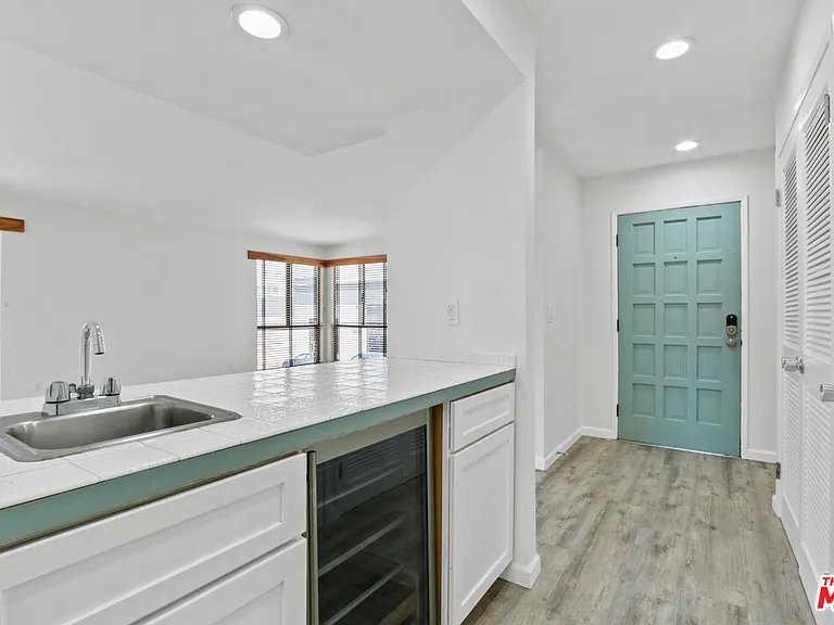11064 La Grange Ave #4 — Photo 7