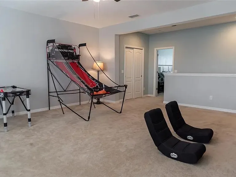 3169 Zander Dr — Photo 9