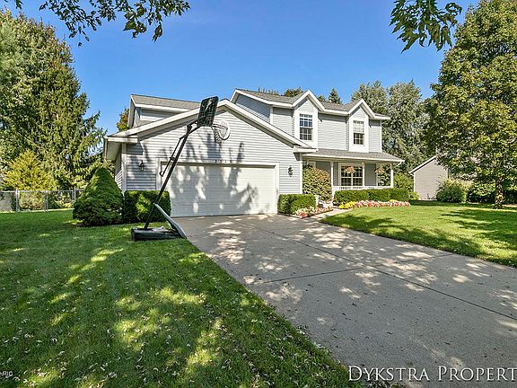 3rd image of 3345 Gold Dust St NE
