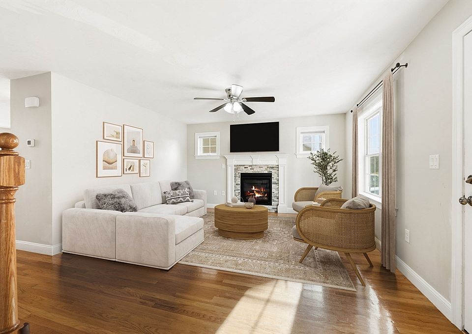 1st image of 877 Brockton Ave #877