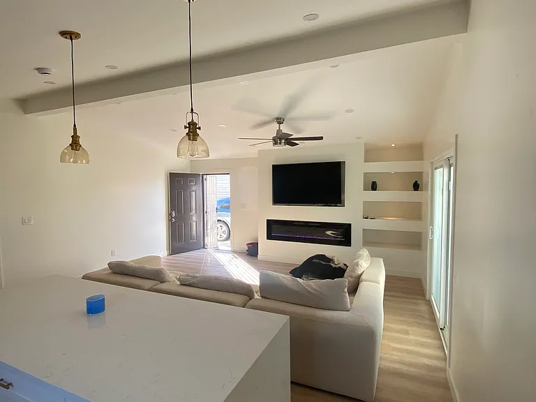 5074 La Paz Dr — Photo 2