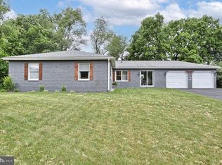 825 Wellington Dr, Carlisle, PA 17013