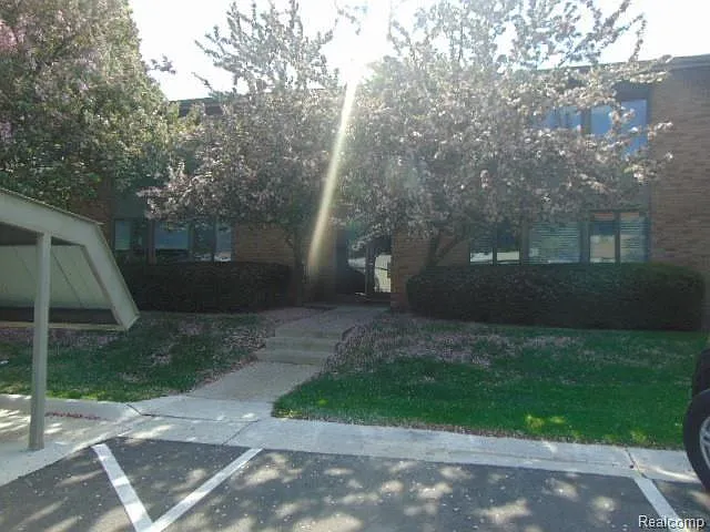 359 Concord Pl #4