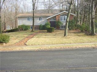 86 Kingswood Dr, Southington, CT 06489