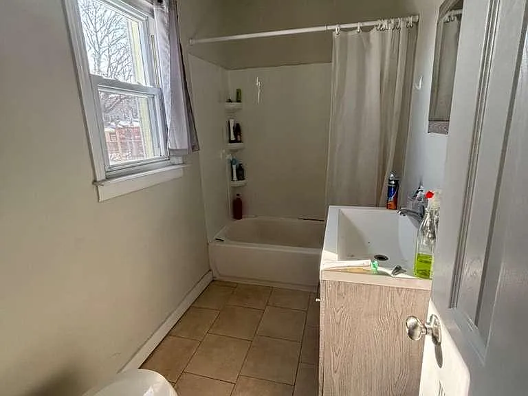 310 Noble St — Photo 7
