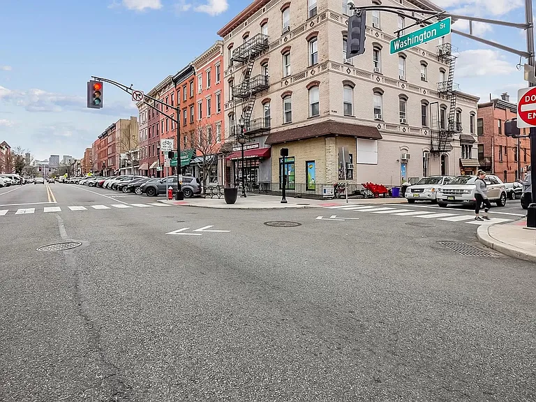 832 Washington St #6 — Photo 12