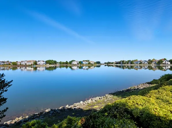 401 Baltic Cir Unit 403, Redwood City, CA 94065