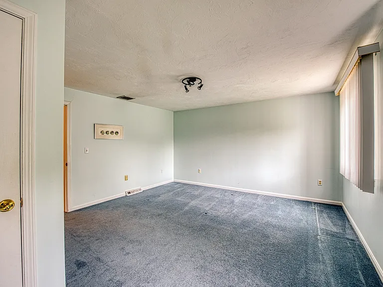 28 Gaslight Ln #28 — Photo 16