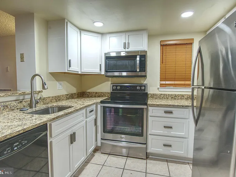 1007 Fallcrest Ct #4-104 — Photo 16