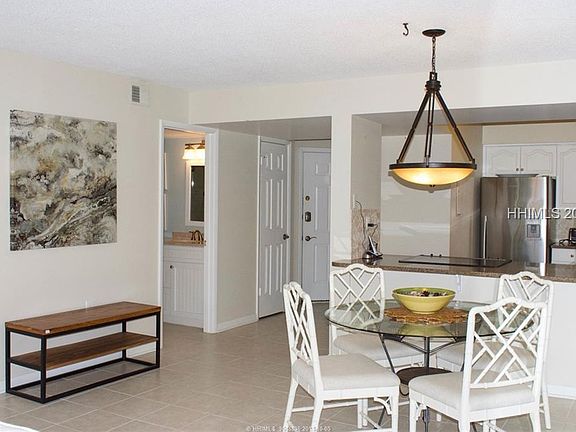 4th image of 7 Shelter Cove Ln