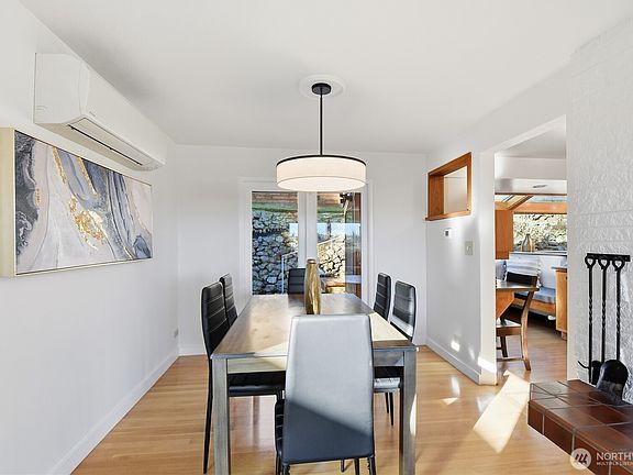 5th image of 5052 Pullman Avenue NE