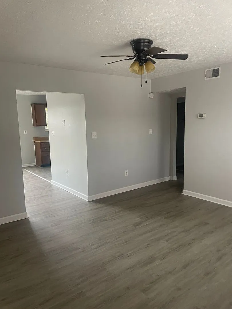275 Shelby Ave — Photo 1