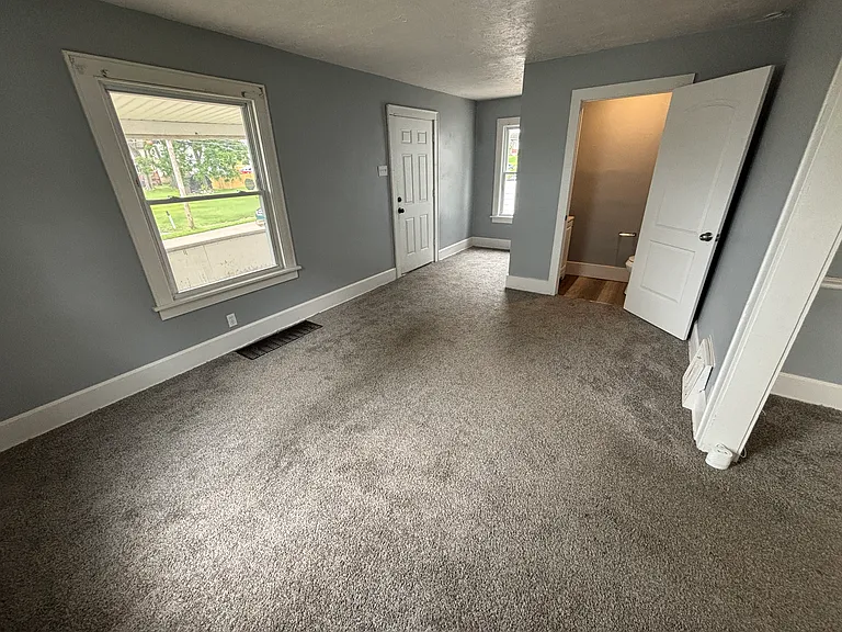 2608 Leland Ave — Photo 3