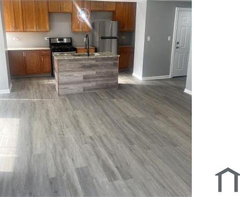 1st image of 7931 S Aberdeen St Floor 2