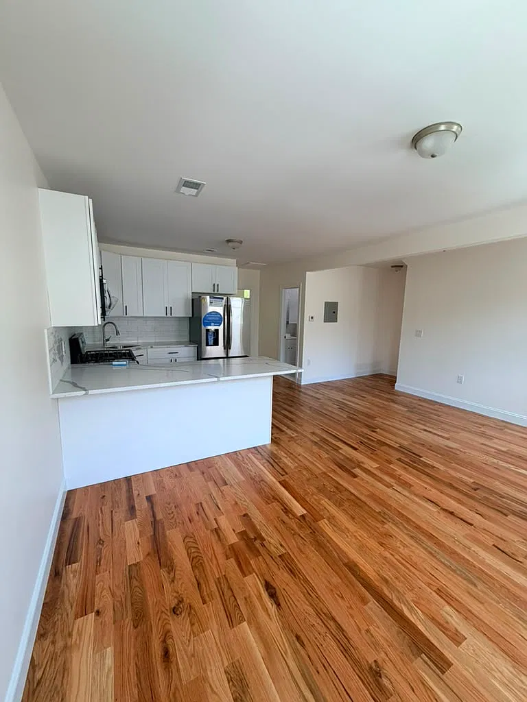 5 bed, $4,000 — Photo 4