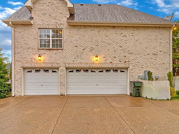 4th image of 1028 Grassland Chase Dr