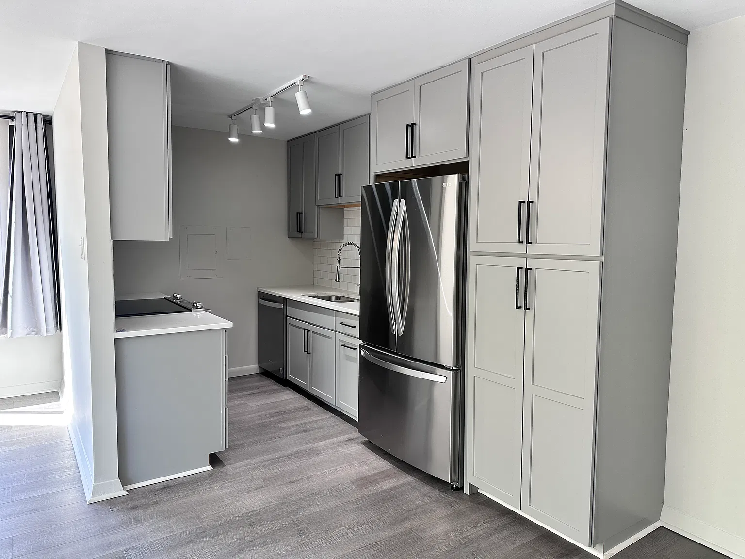 2501 Calvert St NW — Photo 1
