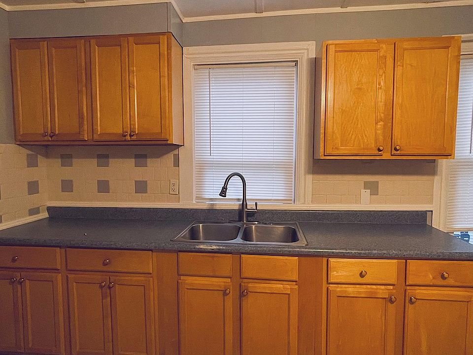 1st image of 613 Pine St Floor 2