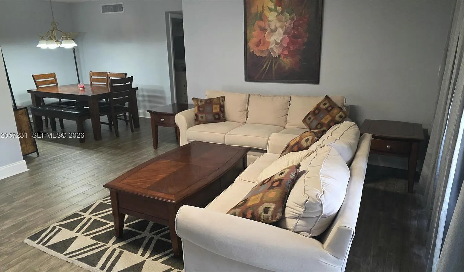 Town & Country Estates Co — Photo 1