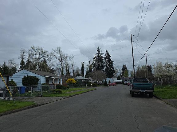 5th image of 2375 Hyde St SE