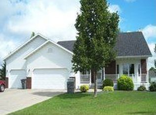 1704 33rd St S, Moorhead, MN 56560