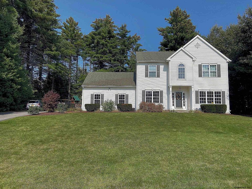 1st image of 10 Jacqueline Dr